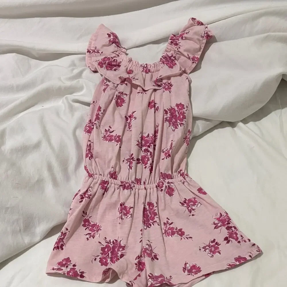 Childrens place S 5/6 Floral Pink Kids Romper ruffled sleeve
